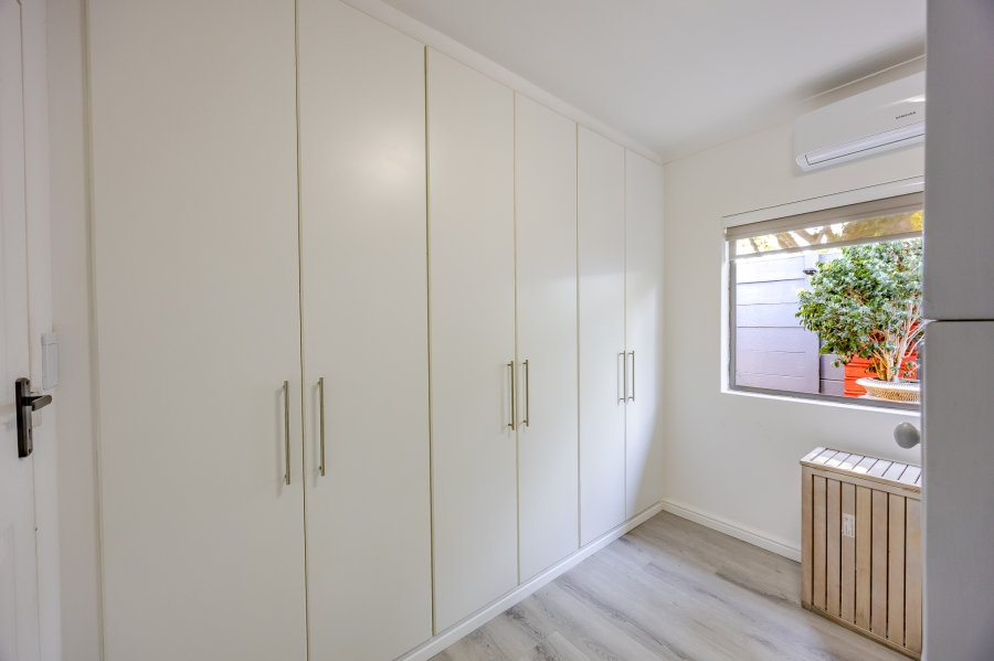 5 Bedroom Property for Sale in Flamingo Vlei Western Cape